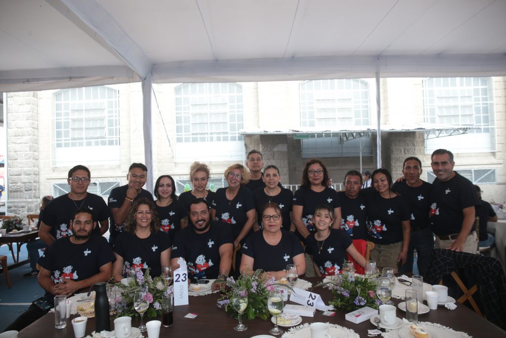 Puebla, México 16 MAYO 2024.-  Comida del Dia del Maestro del Instituto Mexicano Madero y 150 aniversario del platel centro. Oscar Bolaños/Rostros