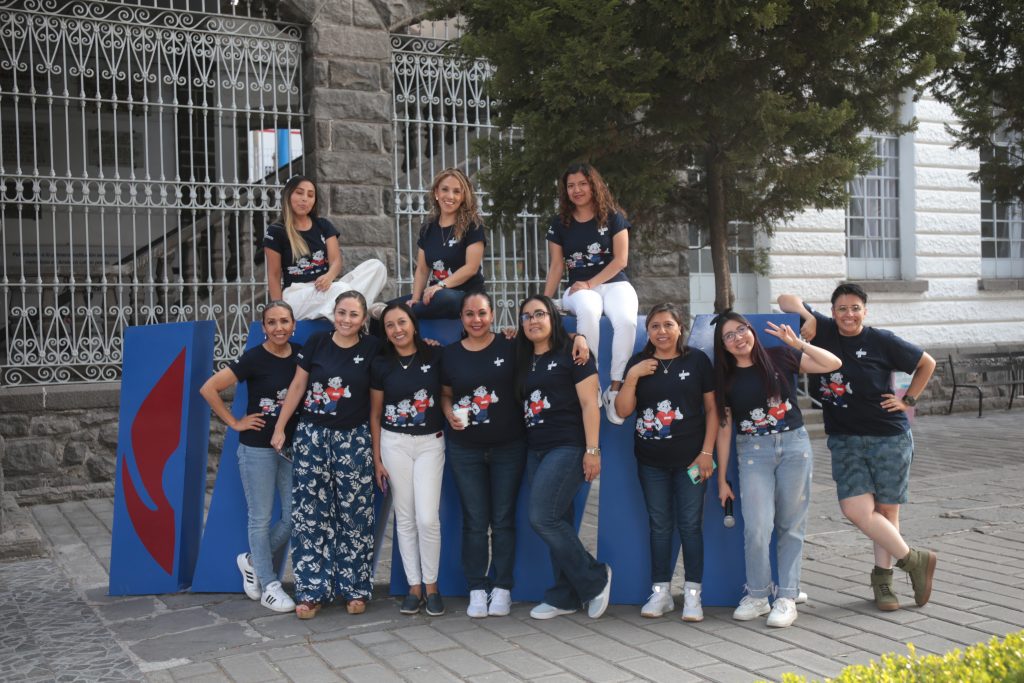 Puebla, México 16 MAYO 2024.-  Comida del Dia del Maestro del Instituto Mexicano Madero y 150 aniversario del platel centro. Oscar Bolaños/Rostros