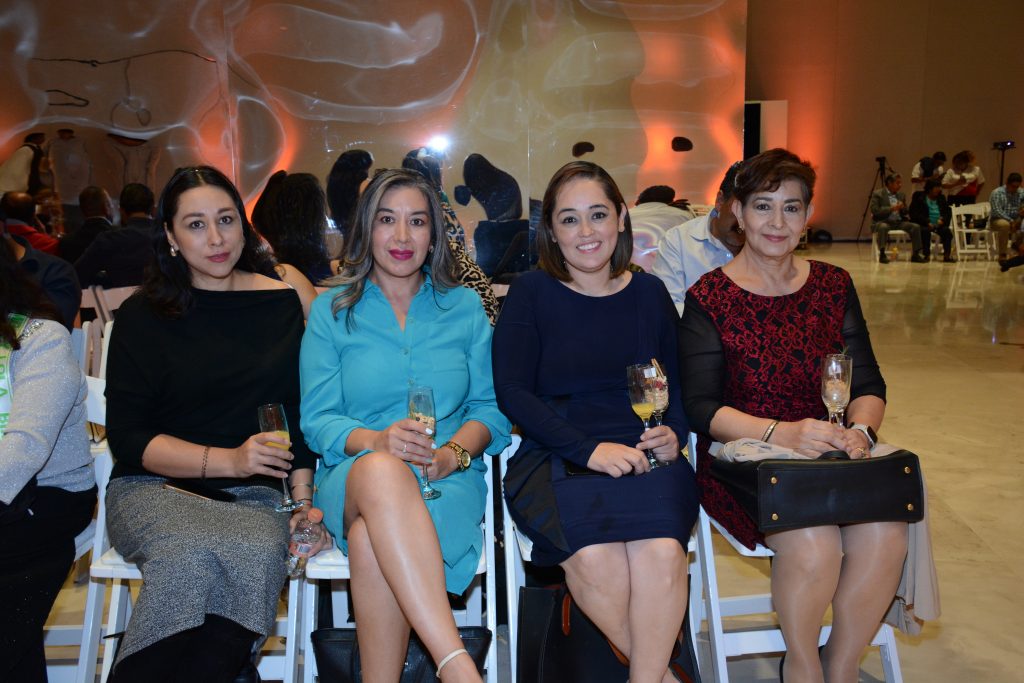 Isaura Dinorin, Karina Tejeda, Laura Arellano y Laura Alfaro