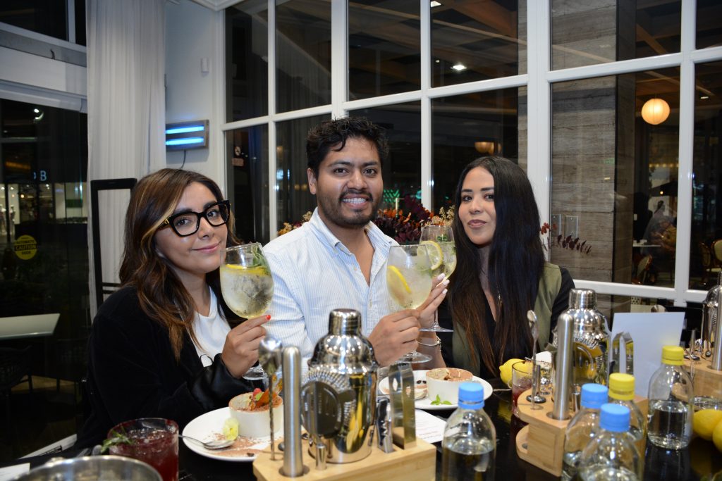 Rossana, Guillermo y Alejandra