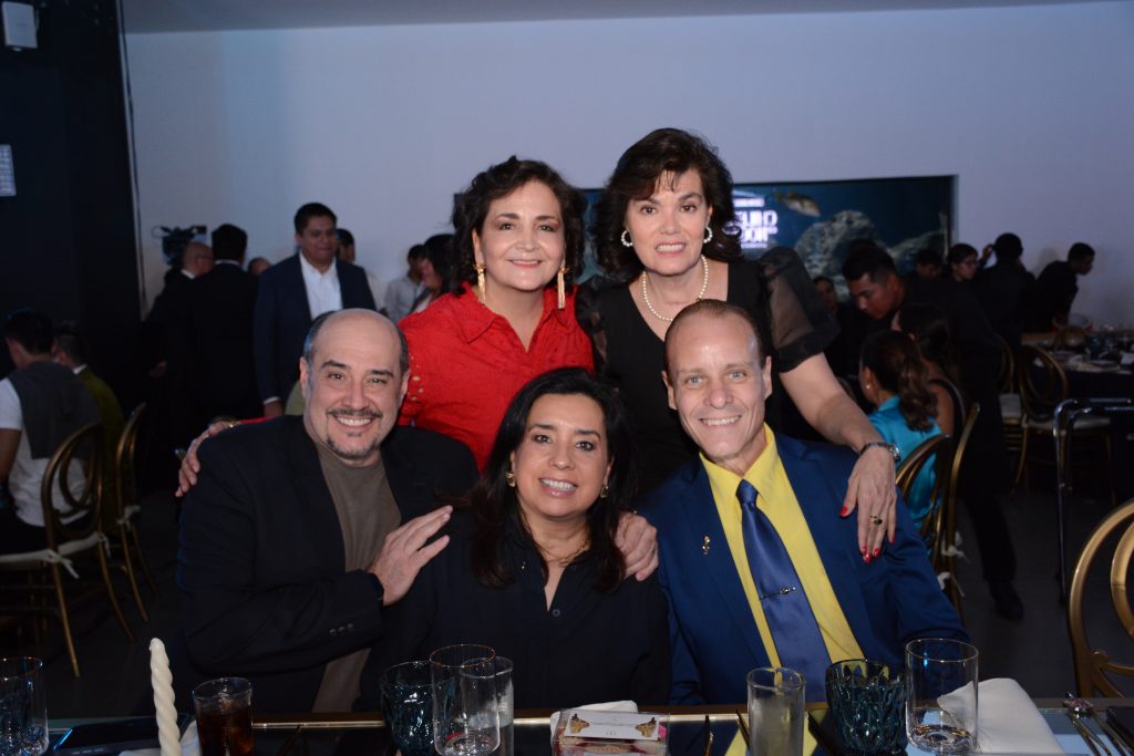 Maricarmen Villalba, Roberto Miquel, mar Guillén, Rubén cerda y Cristina Venegas