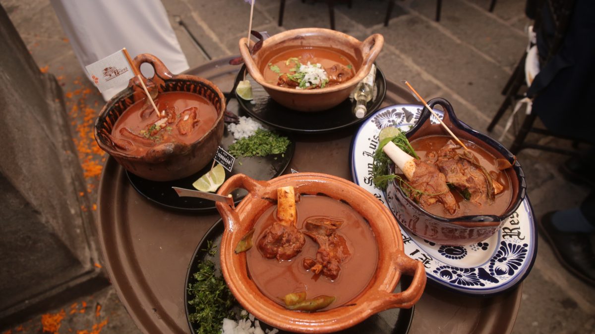 EL RITUAL DEL MOLE DE CADERAS