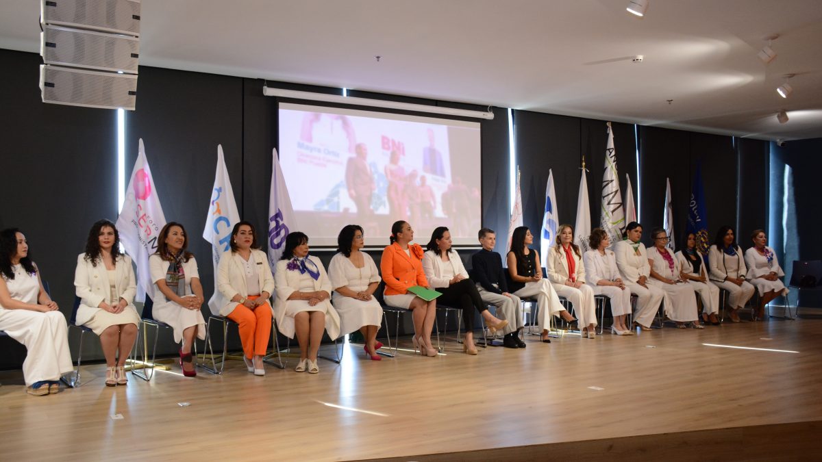 CONSTRUYENDO EL FUTURO UNIDAS