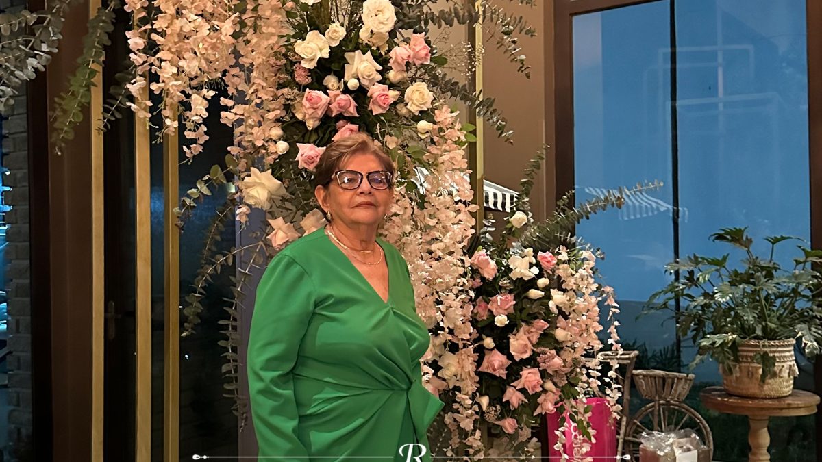 OCHO DÉCADAS DE AMOR Y EJEMPLO