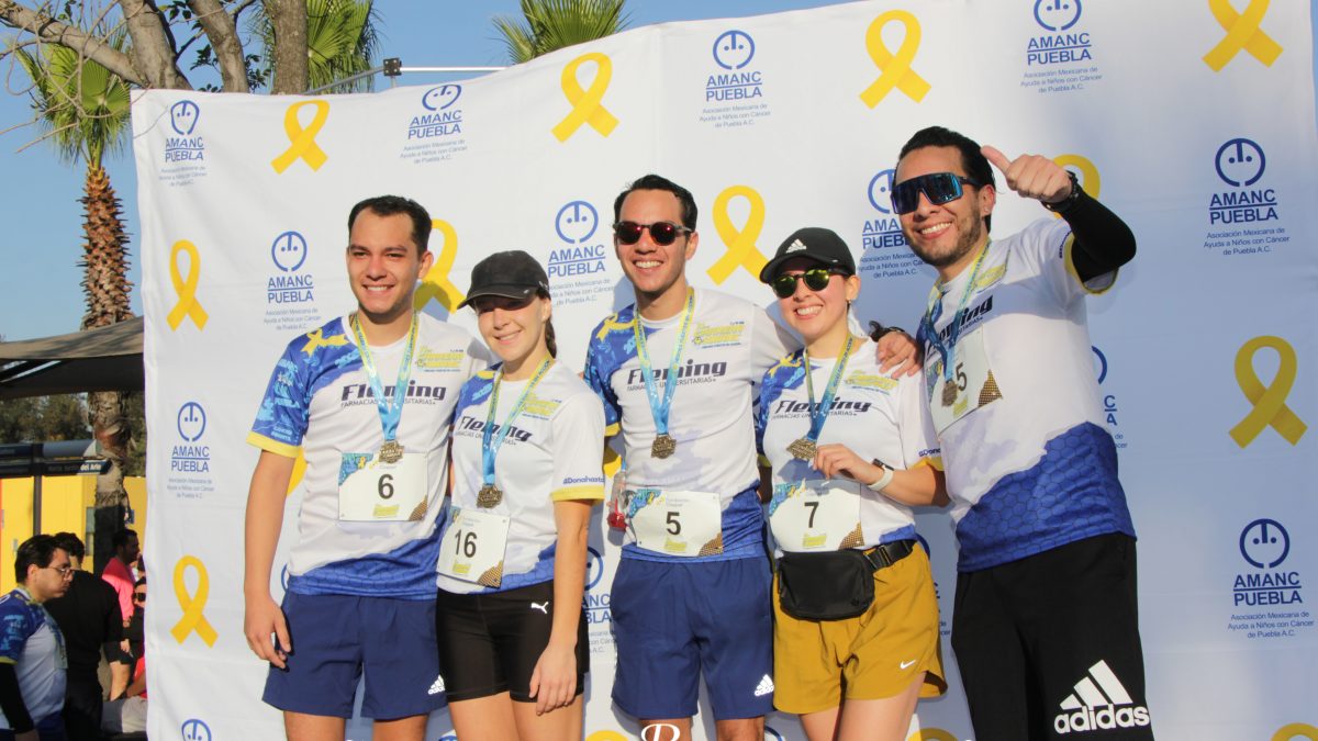 HÉROES FUERTES  EN ACCIÓN