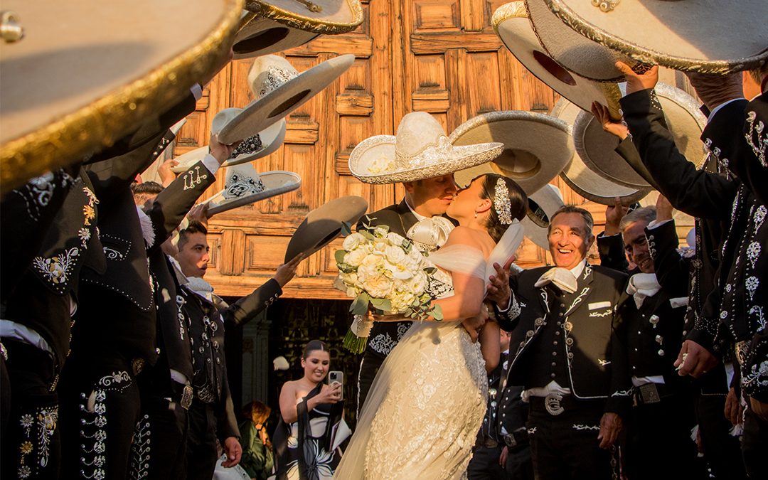 Un Rostro Irrepetible: ELÍAS & ANA LUISA