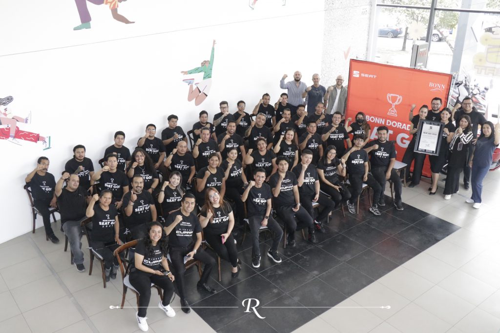 Puebla, México 07 Mayo 2025.- Juan Pablo Gómez Macfarland, Director de marca de Seat-Cupra México, entregó la distición 