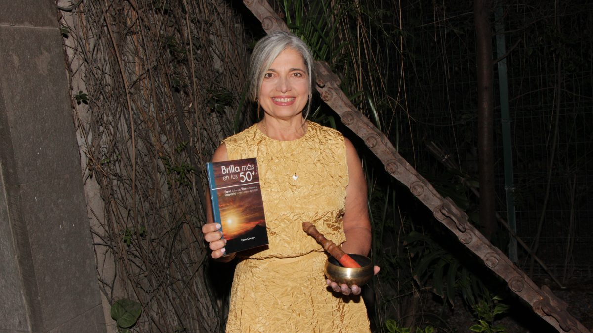 “Brilla más en tus 50+”: Elena Cocoon presenta en Puebla una guía para reconectar con tu historia y vivir con sentido