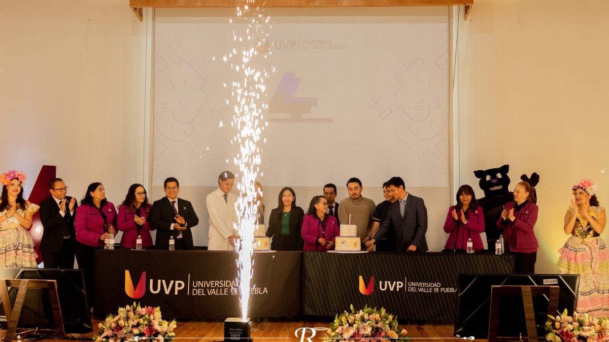 UVP CELEBRA 44 AÑOS  DE TRAYECTORIA