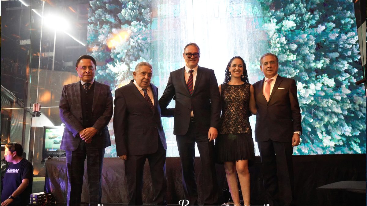 LUJO E INNOVACIÓN  EN MERCEDES-BENZ