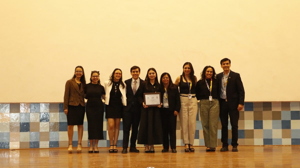JÓVENES LÍDERES  DEBATIENDO EL FUTURO