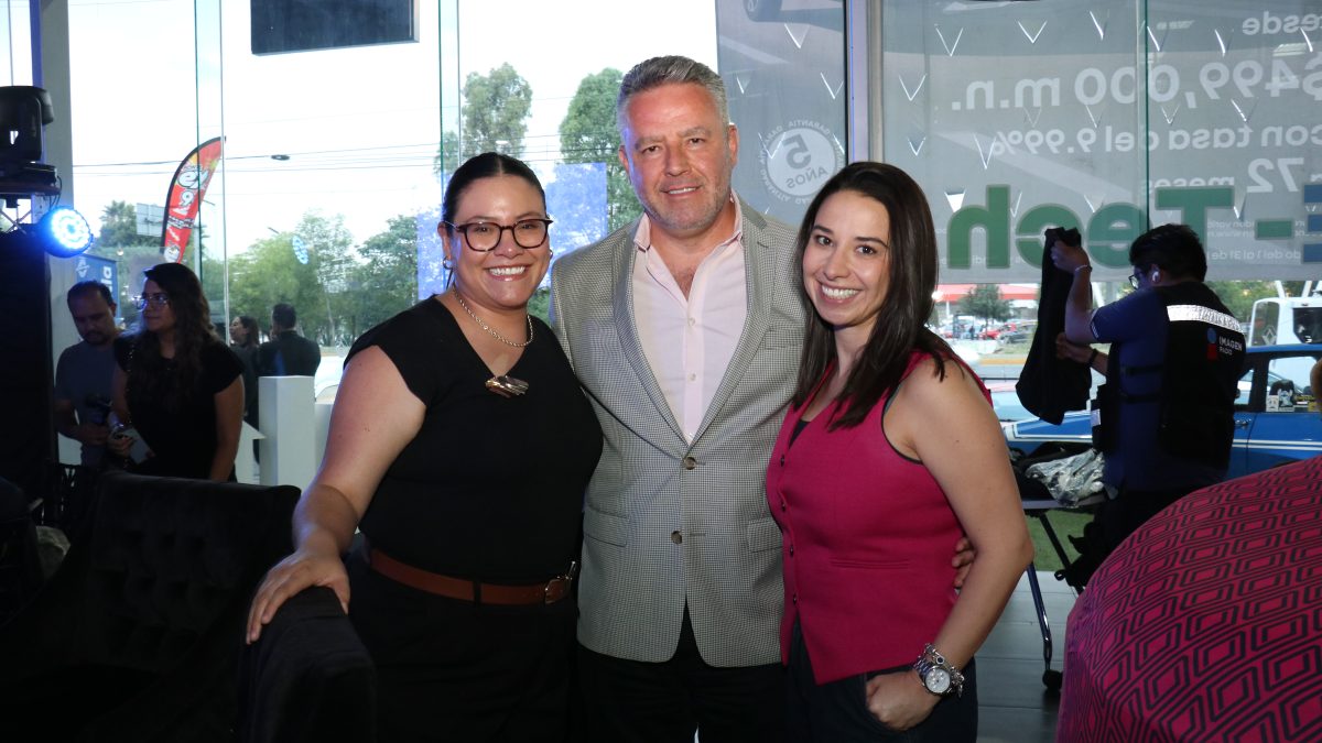 Mariel Andrade, Pedro Mendieta y Verena Alvarez