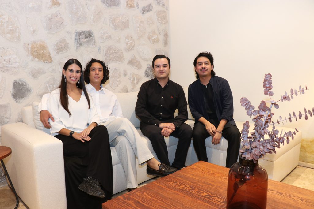 Fabiola Martínez, Manuel Pinto, Josué Becerra y Daniel Tlatehui