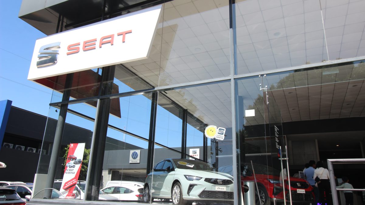 Relanzamiento de SEAT BONN DORADA