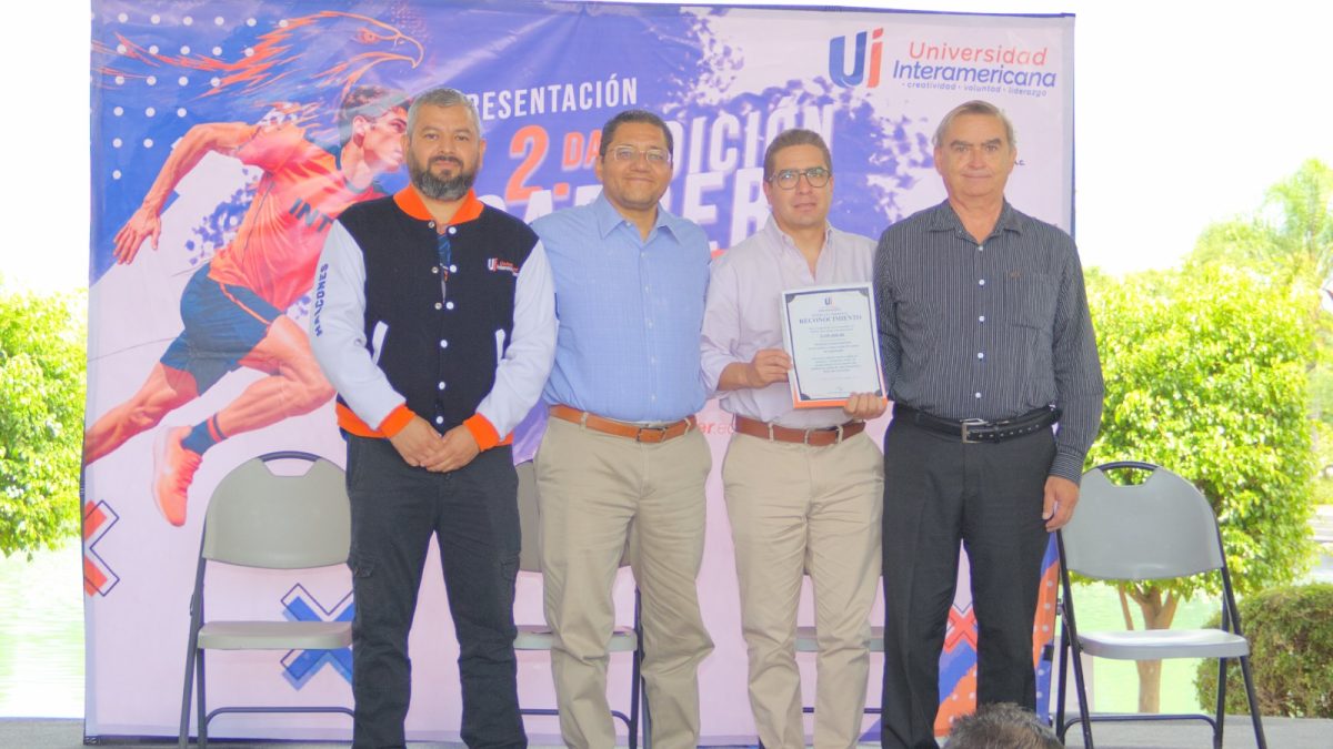 La Carrera Inter con Causa entregó donativo a favor de áreas comunes en Lomas de Angelópolis